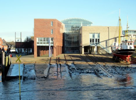 Husum Rathaus.jpg