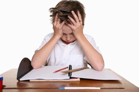 Schulstress-Bub-Buecher.jpg