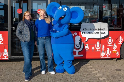 Bettina Erlbruch, Annette Grabbe und der Blaue Elefant.jpg