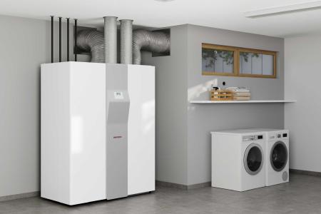 Wärmepumpe, Lüftung, Warmwasserspeicher: alle notwendigen Haustechnik-Komponenten für das Einfamilienhaus sind mit der LWZ auf kleinstem Raum vereint.