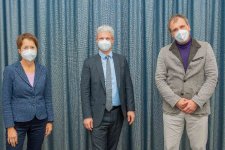 [PDF] Pressemitteilung: Bettina Lisbach und Prof. Michael Geißler begrüßen Prof. Julian Widder (Mitte), Bildquelle: Markus Kümmerle, Städtisches Klinikum Karlsruhe