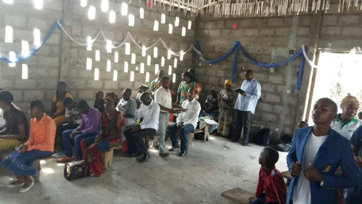 APD_217_2022_Adventistischer_Gottesdienst_in_OyoDR-Kongo.jpg