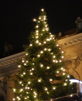 Weihnachtsbaum (c) stadthalle.de.jpg