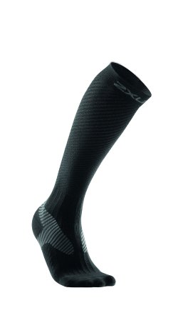 2XU Elite Compression Socks (men black).jpg