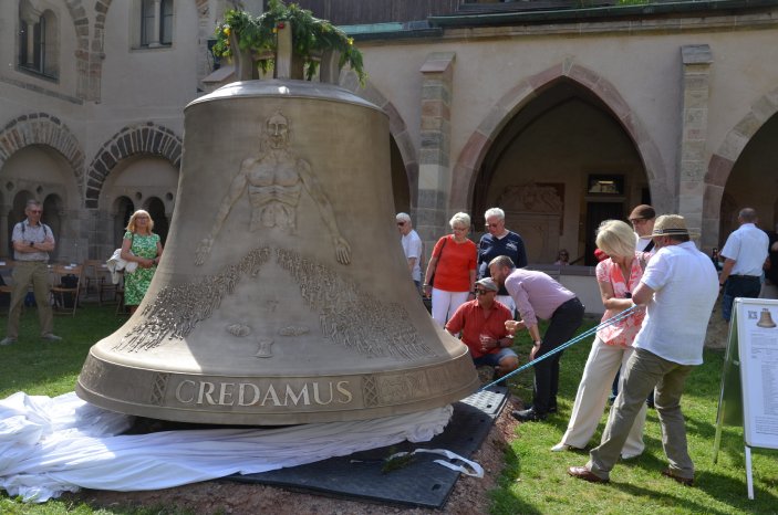 Enthüllung_Credamus_Claudia Hartung.jpg