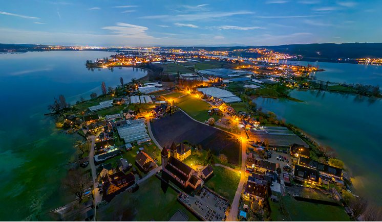 Reichenau-Untersee-Kirche-St-Peter-und-Paul-Luftbild-Nacht-01_Copyright_MTK-Achim-Mende.jpg