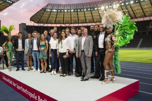 Web_Team Berlin Rio bei der Welcome Home Zeremonie im Olympiastadion.jpg