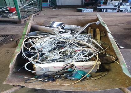 Die Schrottabholung Dortmund holt jede Art von Schrott kostenlos vom Kunden ab. Der Schrott, insbesondere Elektroschrott, steckt voller Materialien, die nicht verloren gehen sollten. Nach einer entsprechenden Vorsortierung werden diese den Recycling-Anlagen zugeführt.