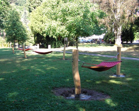 PM_Hängematten im Kurpark wieder einsatzbereit.JPG