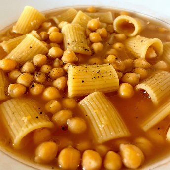 pasta-con-ceci-e-paccheri-2.jpg