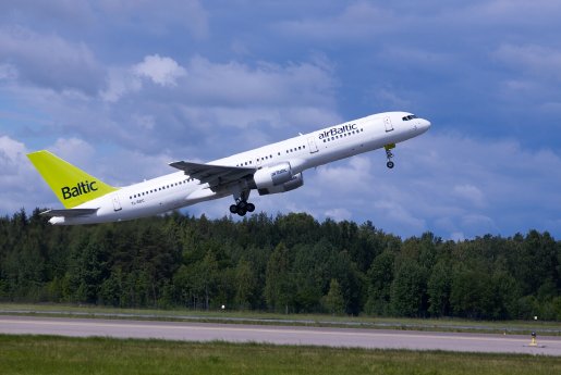 airBaltic_Boeing_757-200_Start.jpg