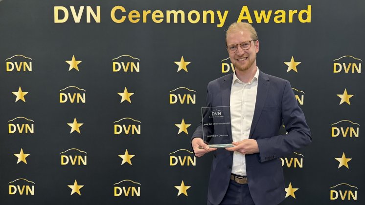 BesteFrontscheinwerferPhilippRoecklGlobalLeadComplexLightingbeiStellantismitdemDVN-Award202.jpg