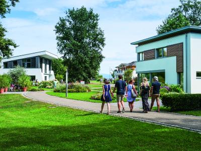 Die unterschiedlichen Musterhäuser im Erlenpark der World of Living waren Anziehungspunkt für über 2.500 Sommerfest-Gäste