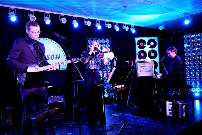 Wunschkonzert 3 LennartOlafsson LisanneHirzel JohannesZimmermann ©Verena Bauer.JPG