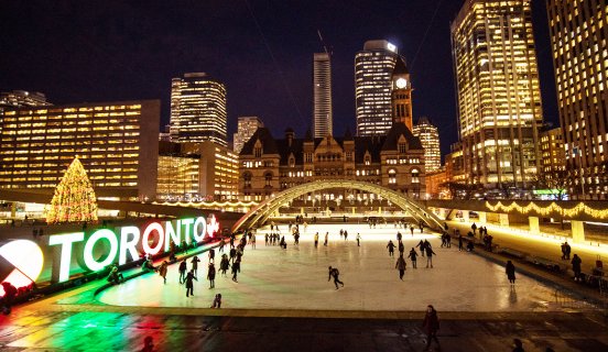 Nathan_Phillips_Square_skating_© Destination Toronto.jpg