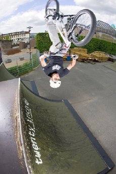 Mark_Koenig_BMX_high_jump.jpg