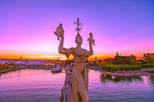 Konstanz-Hafen-Imperia-Stadtgarten-Sonnenuntergang-01_Copyright_MTK-Achim-Mende.jpg