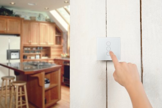 NX-4506_05_Luminea_Home_Control_Touch-Dreifach-Lichtschalter_LHC-103.on._Amazon_Alexa_und_G.jpg