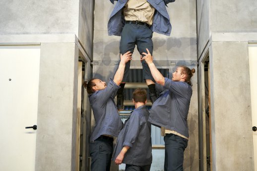 web EXIT 1©Jona Harnischmacher Kopie.jpeg