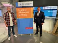 Oliver Krause im Studio während der virtuellen Meisterfeier, Quelle: Rhein-Neckar-Fernsehen (RNF)