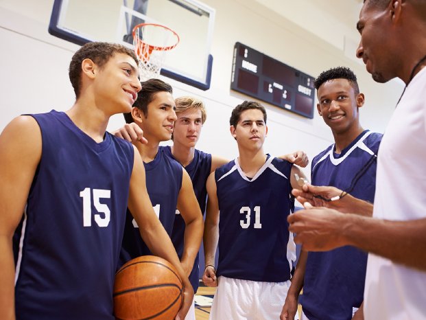 basketball-jugendliche-team-besprechung_stock.adobe.com_Monkey_Business.jpg