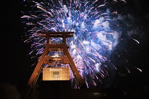 Das große Feuerwerk - ein besonderer Höhepunkt  am Zechenfest-Samstag (c) Andrea Kiesendahl.jpg