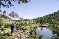 Wandern zwischen Seen und Bergen im Sommer (c) Alexander Filz (Olang)_klein.jpg