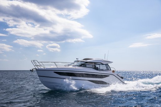 250305_Bavaria SR38 © YachtShot T043.jpg