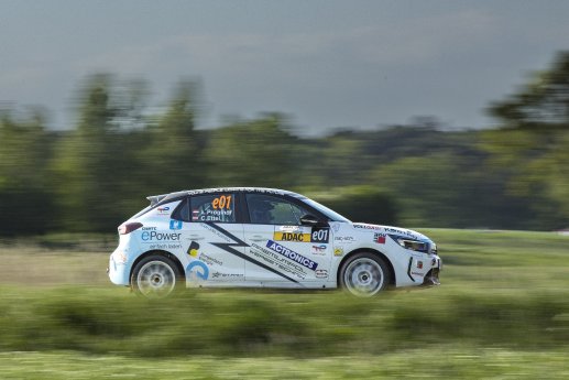 DerBergruftOpelCorsaRallyElectricstartenamFuedesMontBlanc (3).jpg