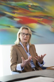 Christine Lühr-Boekhoff Vorständin Finanzen Ammerländer Versicherung.jpg