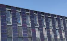 Solartechnik als Fassadenbekleidung: So wird die Gebäudehülle optimiert und als Energielieferant genutzt