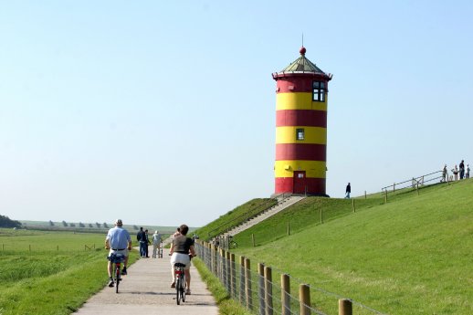 Bild_ Nordseeküste Pilsum_Leuchtturm1.jpg