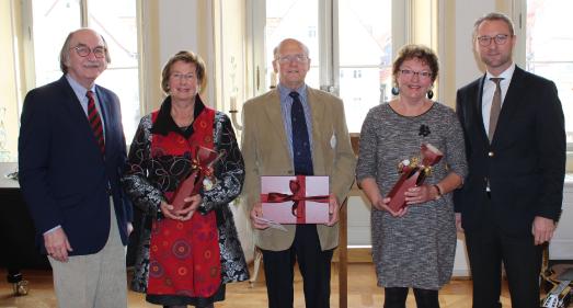 Ein herzliches Willkommen bereiteten Kreis und Stadt der Delegation aus England. Unser Foto zeigt von links: Bürgermeister Rainer-Hans Vollmöller, Elfriede Zinn, Neil Greatorex, Gabriele Diemer und Ersten Kreisbeigeordneten Dr. Jens Mischak / Foto: Erich Ruhl-Bady