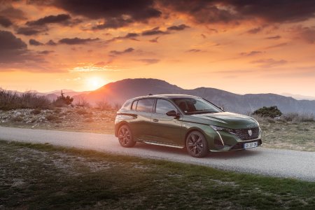 Mit dem neuen PEUGEOT 308 feiert die Marke ihr 211-jähriges Bestehen.