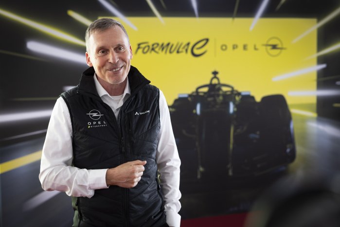 OpelGSEFormulaETeamPrincipalandDirectorofOpelMotorsportJrgSchrott.jpg