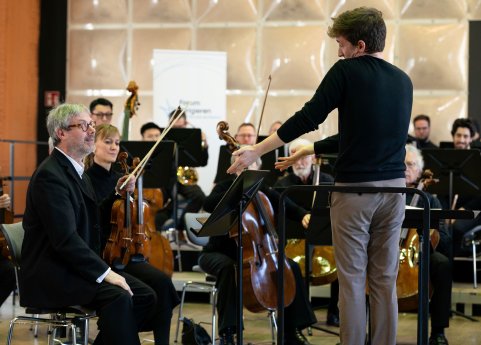 Kritisches Orchester~IR Kai Bienert_.jpg