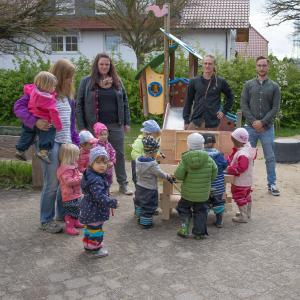 "Step by Step" baut Werkbank für Kindergartenkinder / Foto: Vogelsbergkreis
