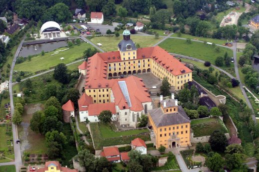 Schloss Moritzburg Zeitz.jpg