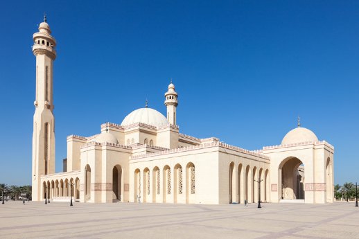 Al_Fateh_Grand_Mosque_c_shutterstock_Philip_Lange.jpg