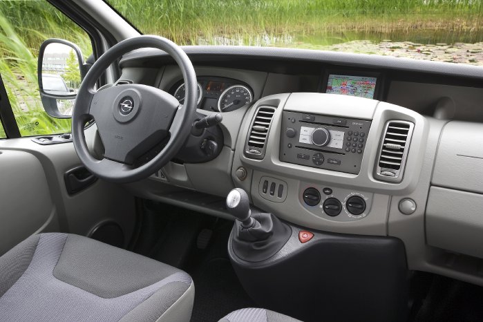 04-Opel-Vivaro-A-Interior-213130.jpg