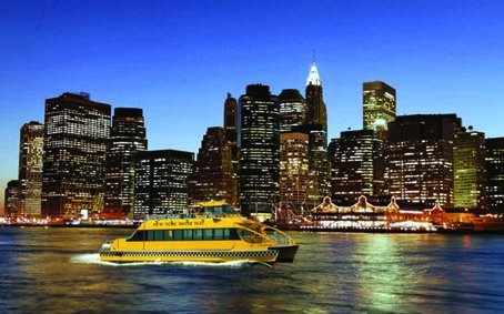 New York bei Nacht mit Water Taxi (c) New York Water Taxi.jpg