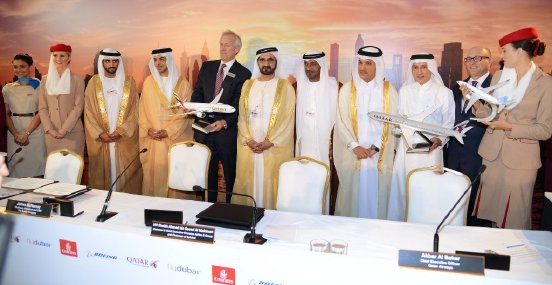 Dubai Air Show 2013-Emirates und Boeing.jpg