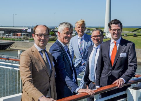 Gruppenfoto_Faehre.jpg