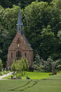 Die Wallfahrtskapelle Liebfrauenbrunn bei Werbach lädt beim meditativen Wandern zum Innehalten ein. Tourismusverband Liebliches Taubertal / Peter Frischmuth
Die Verwendung des Fotos ist nur honorarfrei im Zusammenhang mit dieser Pressemitteilung und dem Copyrighthinweis „TLT/Peter Frischmuth“.