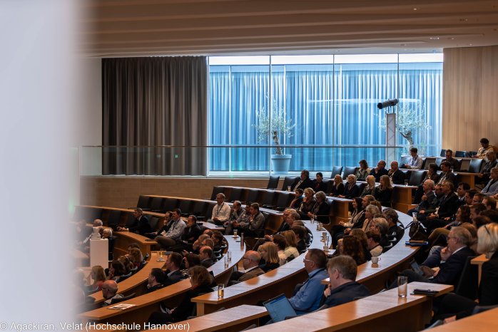 PM_2025-11-13_Niedersachsen stärkt Promotionskultur an Hochschulen für angewandte Wissenschaften.jpg
