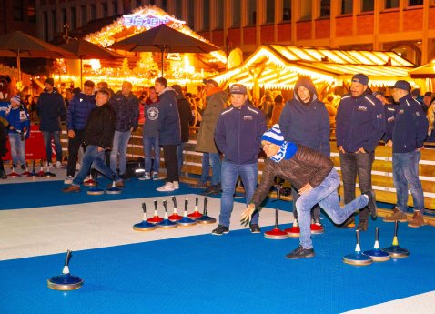 StadtwerkeKarlsruheWinterzeit2023_Stockschiessen_Foto-KMEJuergenRoesner.jpg