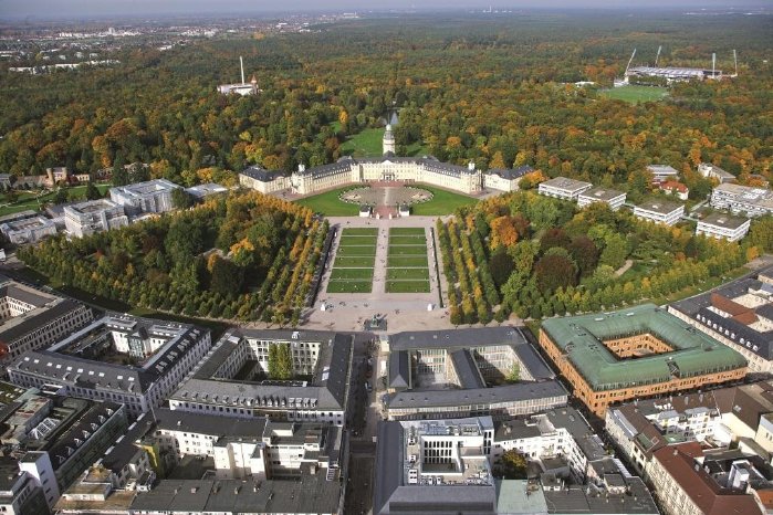 Schloss_Karlsruhe.jpg