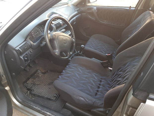 Vertragsunterzeichnung direkt vor Ort beim Auto Verkaufen in Menden.jpg