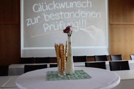 Glückwunsch Tafel Hintergrund, Foto: Sabine Galle-Schäfer/Vogelsbergkreis