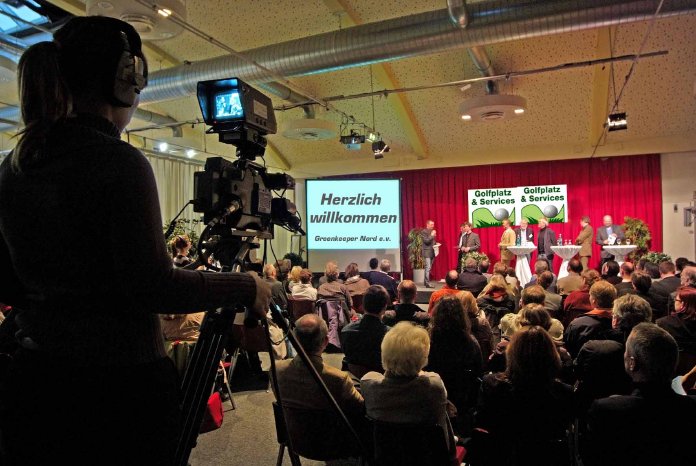 FORUM - Kongress - zentral in der Messe Golfplatz & Services.jpg